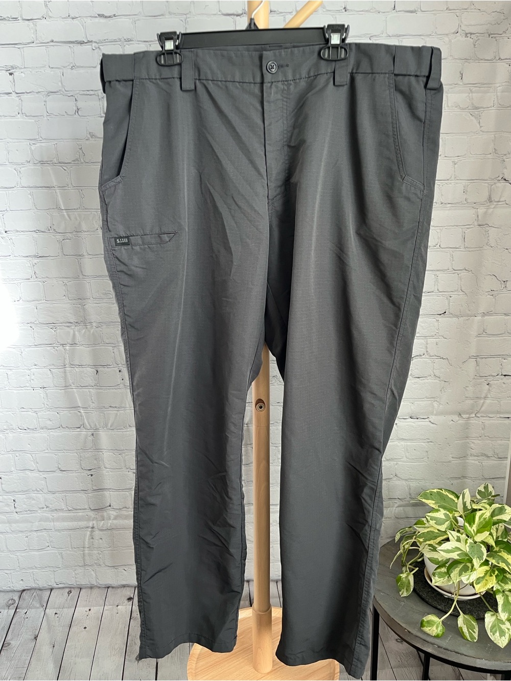 Men's 5.11 Tactical Classic Gray Travel Pants 42X32